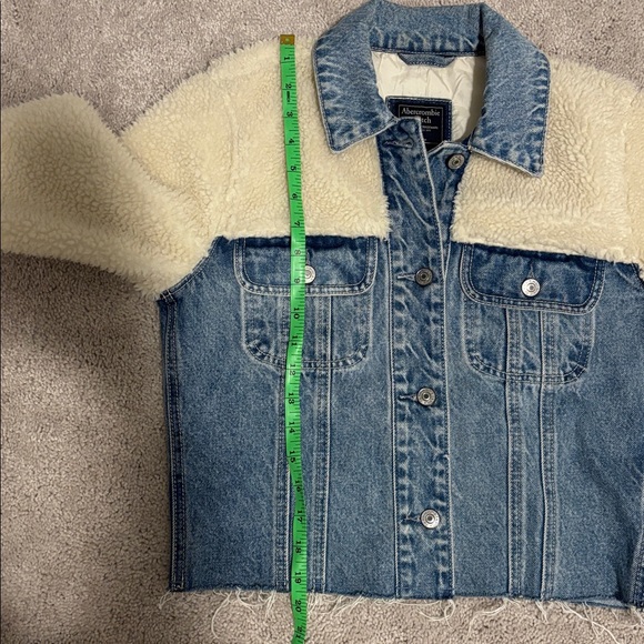 A&F Sherpa denim jacket - Picture 7 of 8